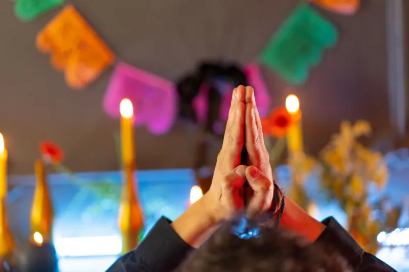 Babalú-Ayé: Señor de la Tierra y Guardián de Quienes Buscan Sanación en la Oscuridad