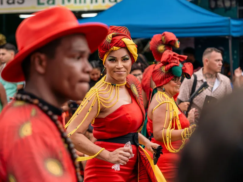 Cabildos de Fe: Las Instituciones que Custodian el Alma Lucumí en el Caribe Moderno